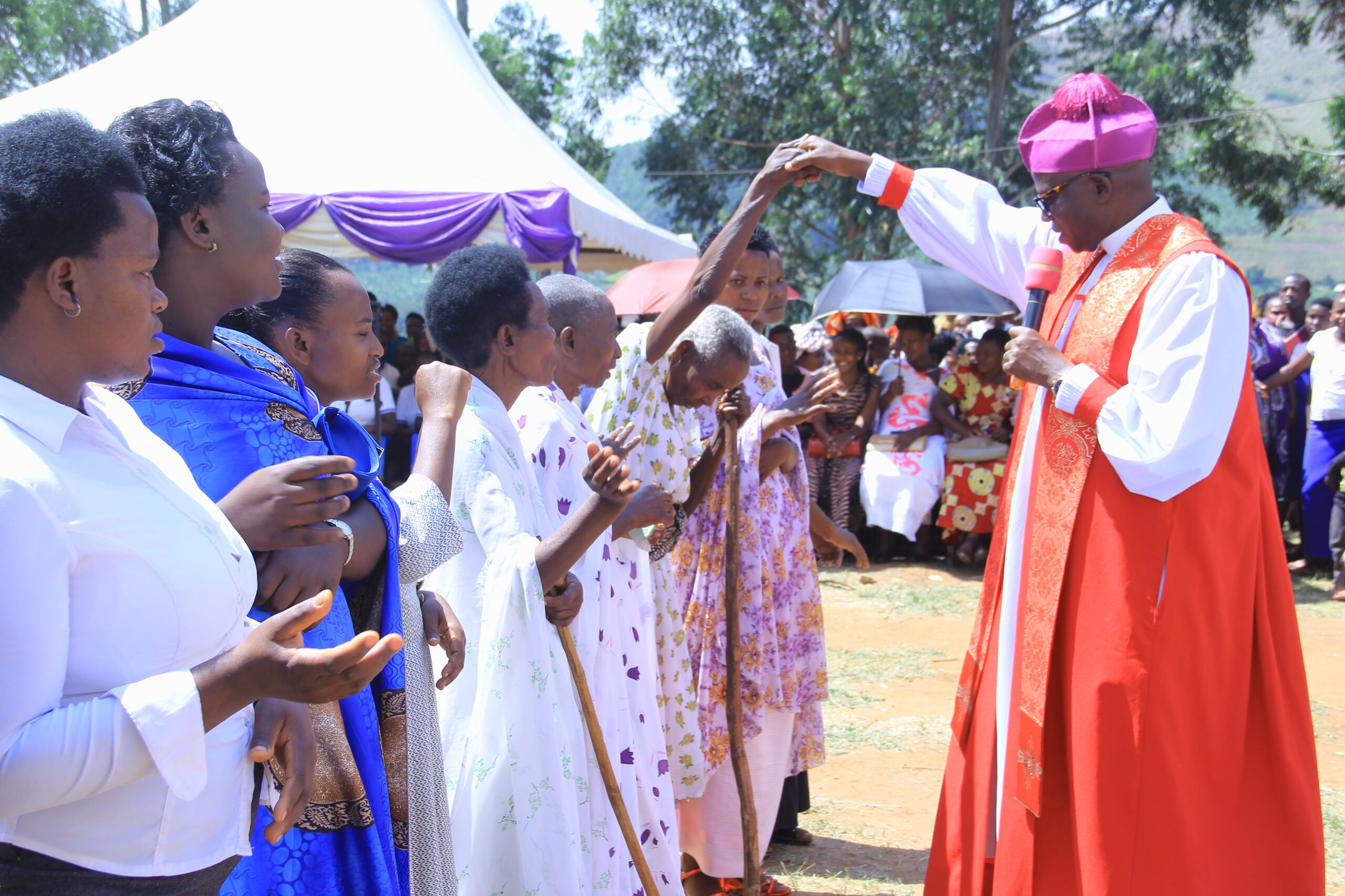Read more about the article Bishop Onesimus & Maama Florence Asiimwe’s pastoral visit to Bwanga Parish/Archdeaconry